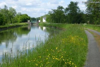 2015-05-21 Canal de la Sambre  l'Oise  - Etreux - Vadencourt 59